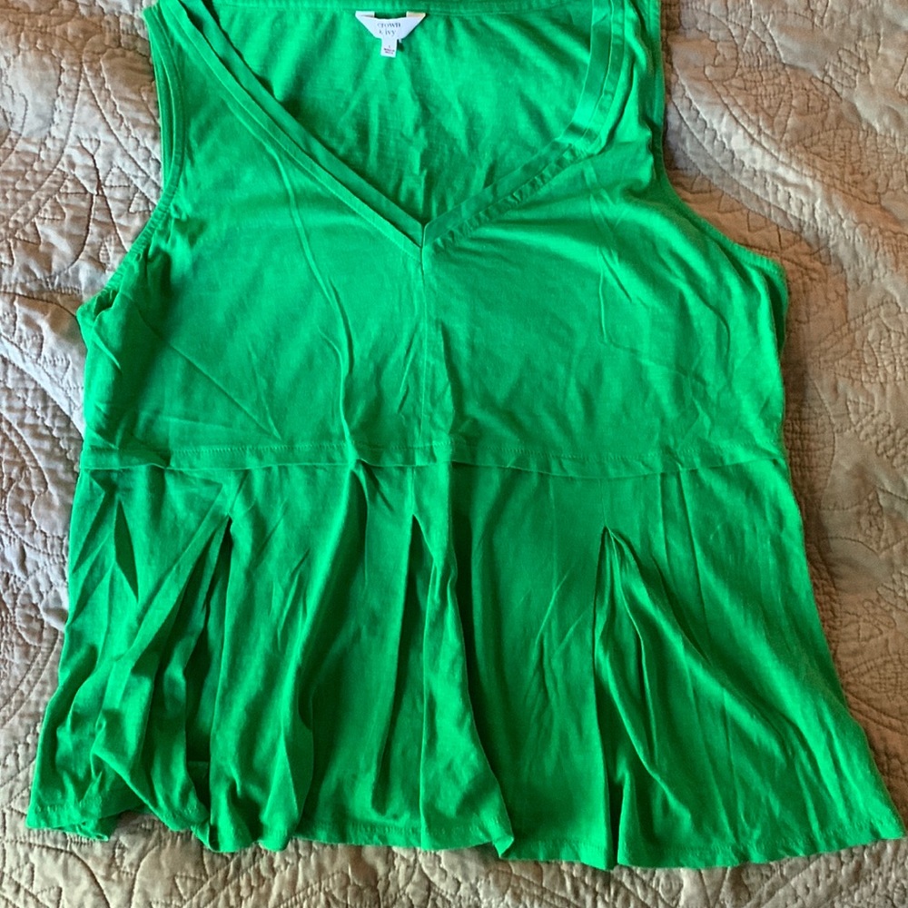 Crown & Ivy v-neck short sleeve t- shirt